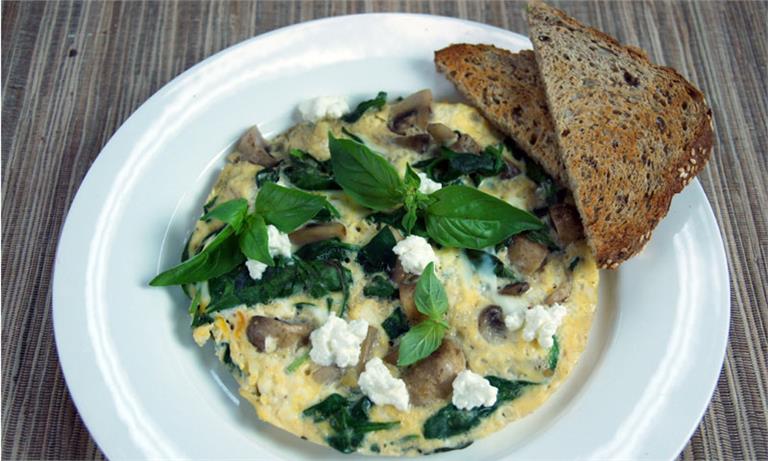 Delicious Vegetarian Frittata with Mushrooms, Spinach & Cottage Cheese