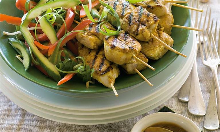 Healthy Chicken Satay with Peanut Sauce