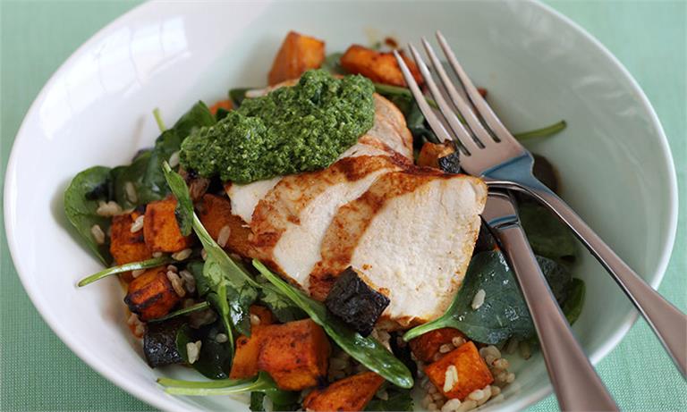 Brown rice, chicken and roast vegetable salad | CSIRO Total Wellbeing Diet