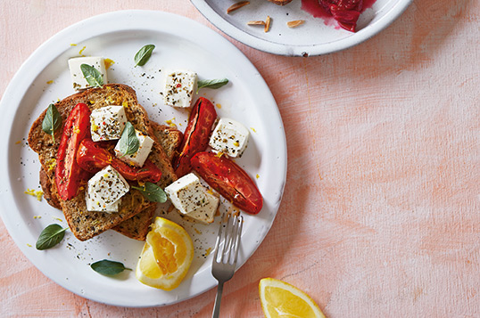 Grilled Italian feta and tomatoes on toast | CSIRO Total Wellbeing Diet